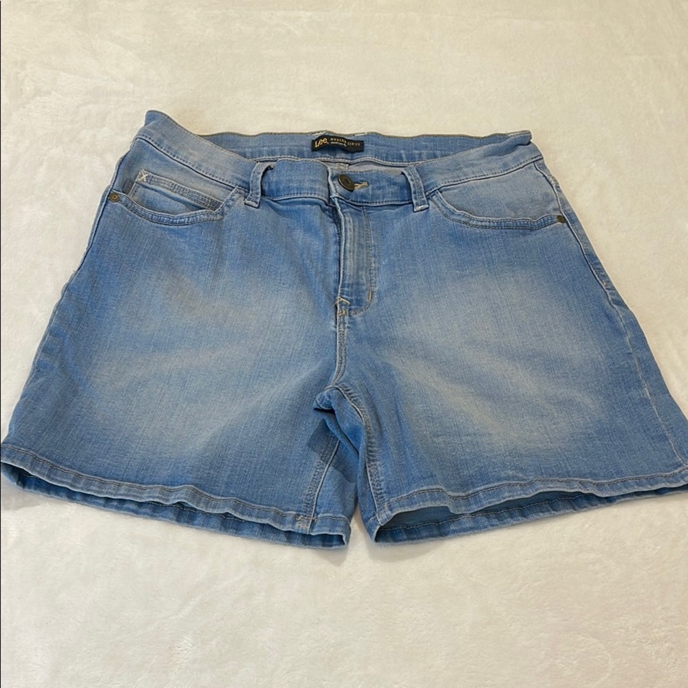 LEE MODERN SERIES MID RISE  SIZE 12 Women's Blue Denim Shorts